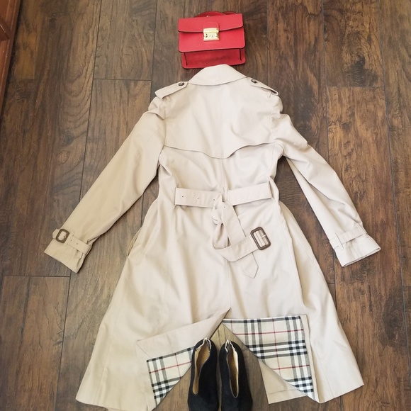 💣SOLD ON MERCARY300 💥Burberry trench coat - Picture 6 of 8